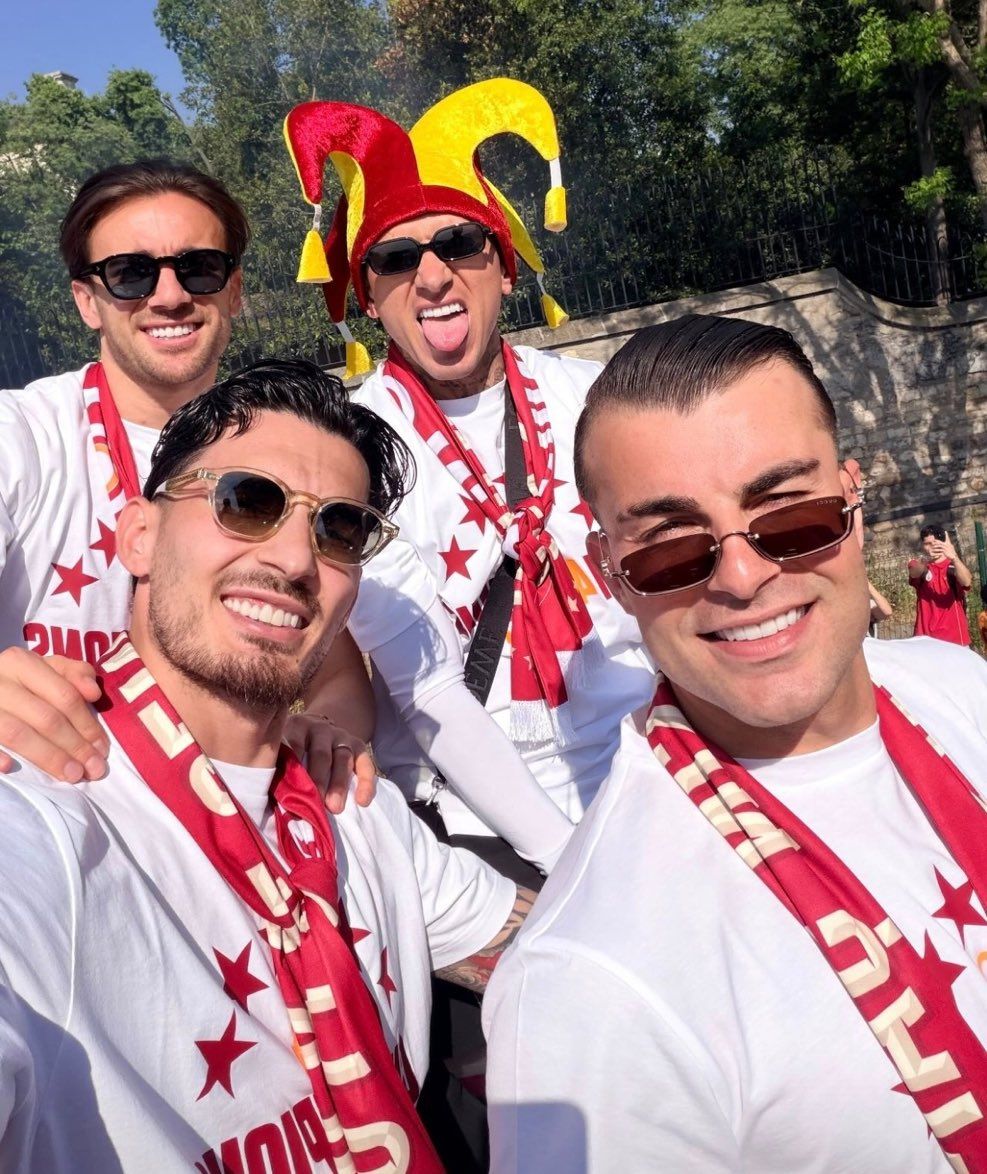Galatasaray'ın şampiyonluk turundan kareler 7