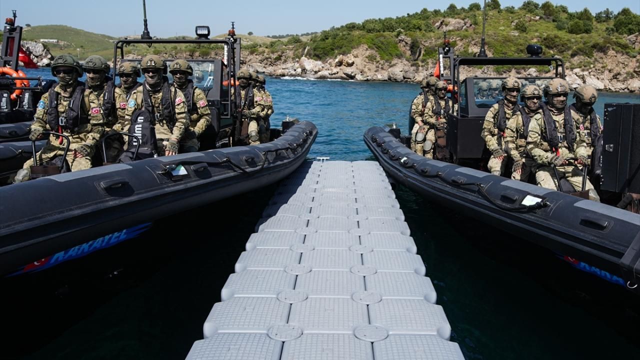 Yerli ve milli hücumbotu "Karayel" EFES tatbikatında ilk kez kullanıldı 14