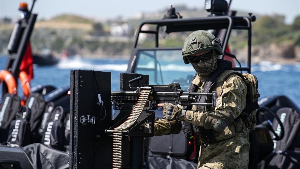 Yerli ve milli hücumbotu "Karayel" EFES tatbikatında ilk kez kullanıldı 16