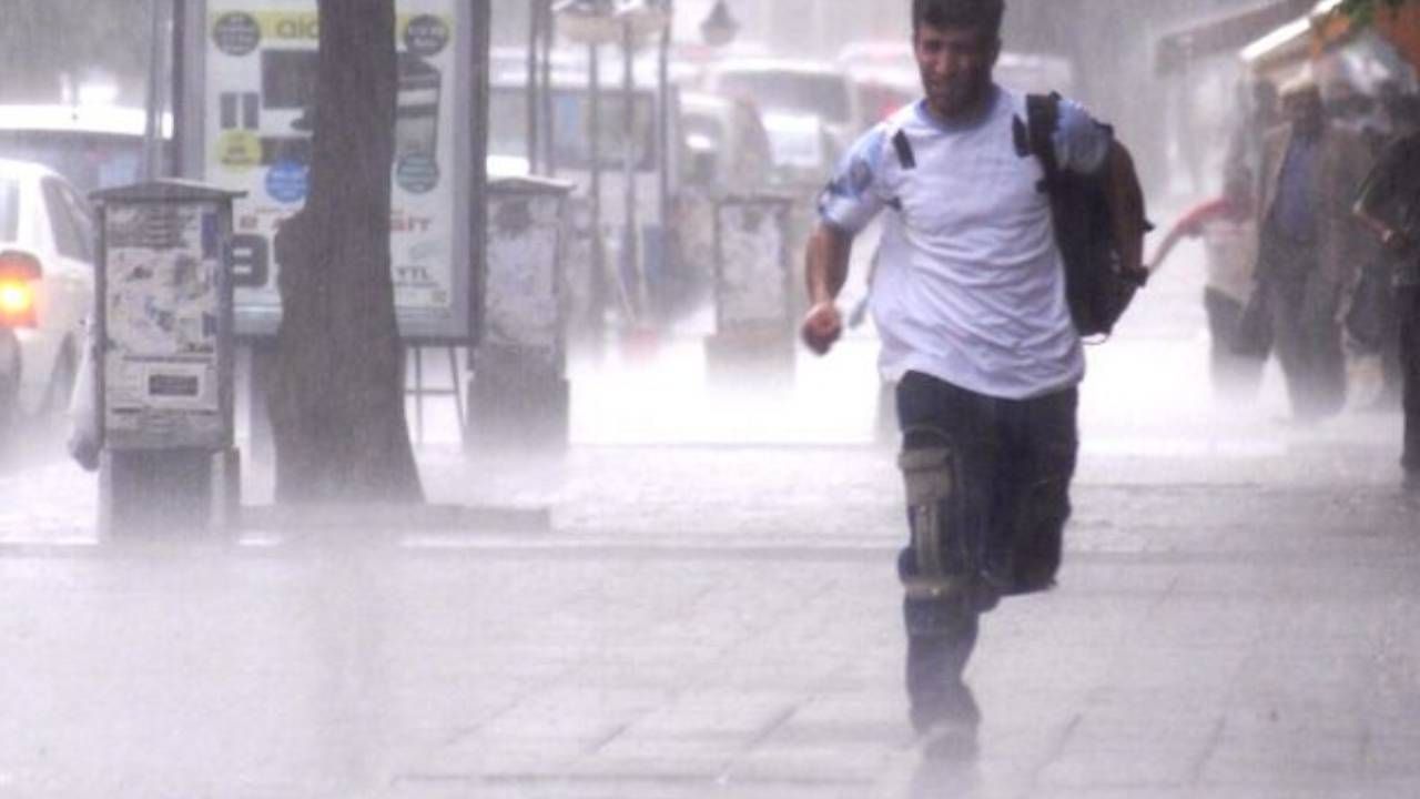 AKOM ve Meteoroloji'den son dakika uyarısı: İstanbul'da sağanak için saat verildi! Bir anda vuracak... 7