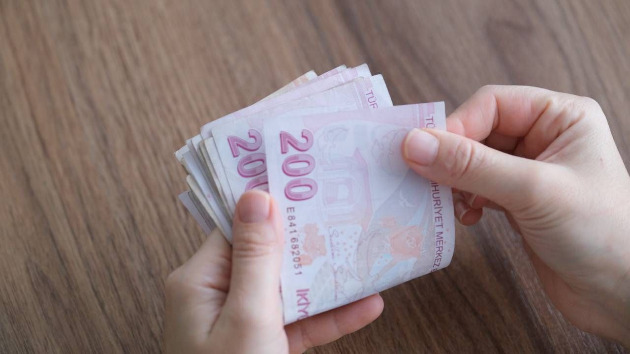 Milyonları ilgilendiren karar belli oldu! Memur emeklisi (4C emekli) maaşları bayramdan önce yatacak mı? 1