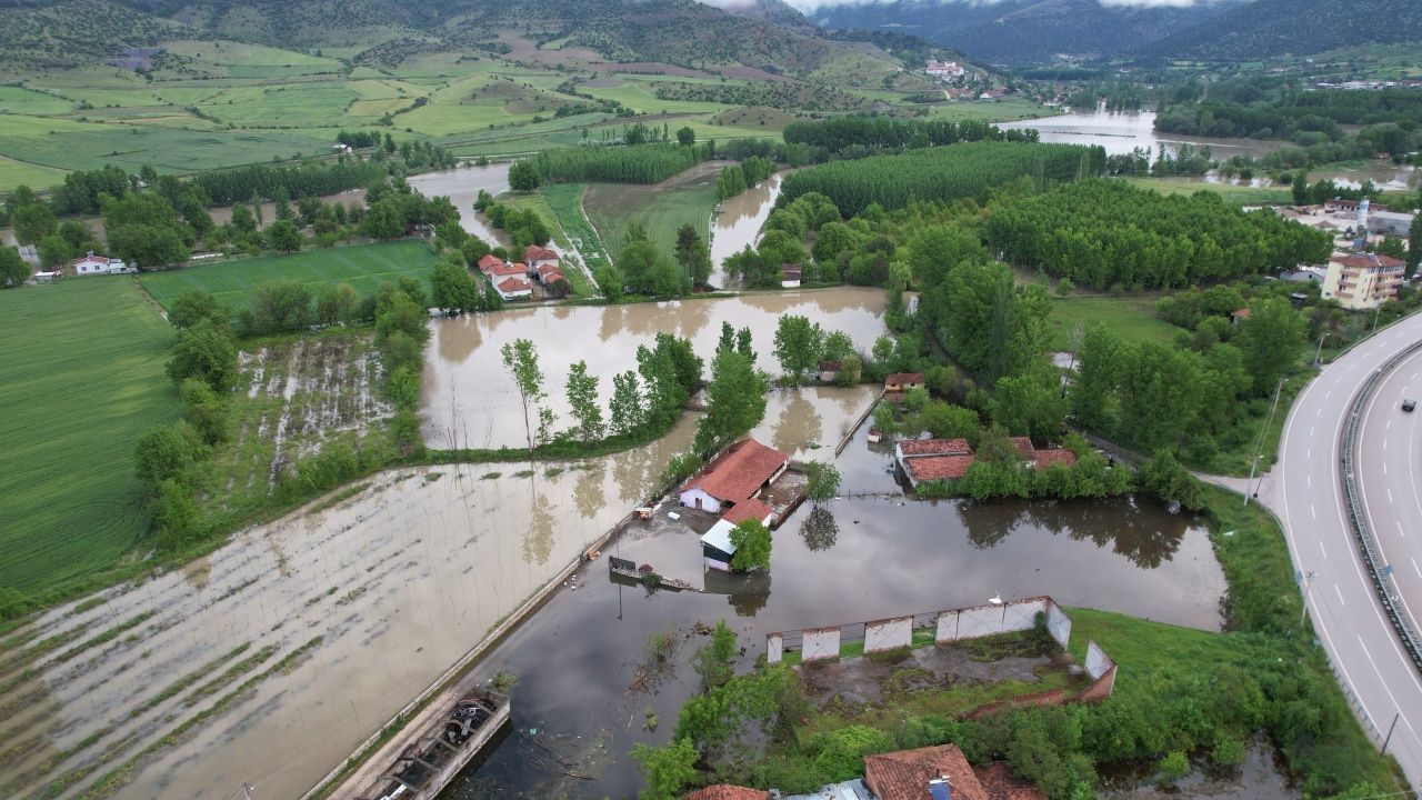 Tokat'ta alarm! Evleri şimdiden su bastı, mahalleli korku içinde bekliyor: Baraj taştığında ne olacak bilmiyoruz! 8