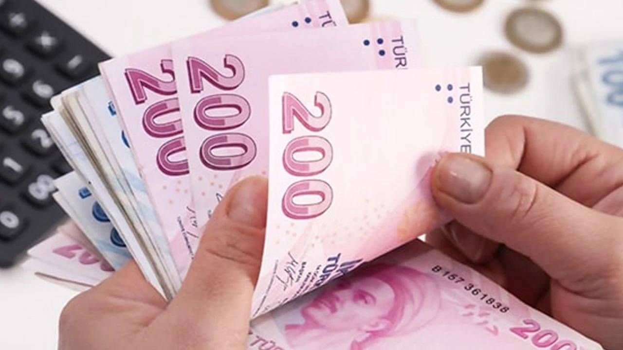 SGK Uzmanı Özgür Erdursun üstüne basa basa uyardı: O memurlar emekli maaşlarında büyük kayıp yaşayacak 2
