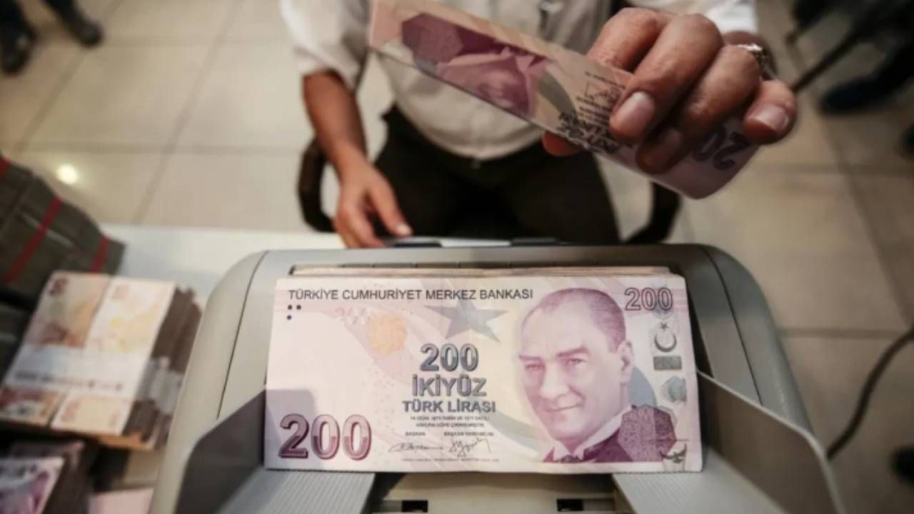 Ahmet Kıvanç kalem kalem hesapladı: Bayram mesaisi yapanlar ne kadar ek ücret alacak? İşte o rakamlar... 10