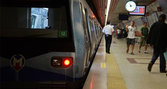 İstanbul bu akşama dikkat! Hem yağış hem UEFA Avrupa Ligi Finali trafiği kilitleyecek: Metro istasyonlarında gece tarifesine geçildi... 7