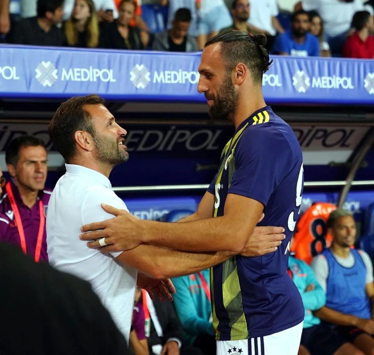 Okan Buruk eski öğrencisini aradı: "Fenerbahçe'ye değil bize gel" 9