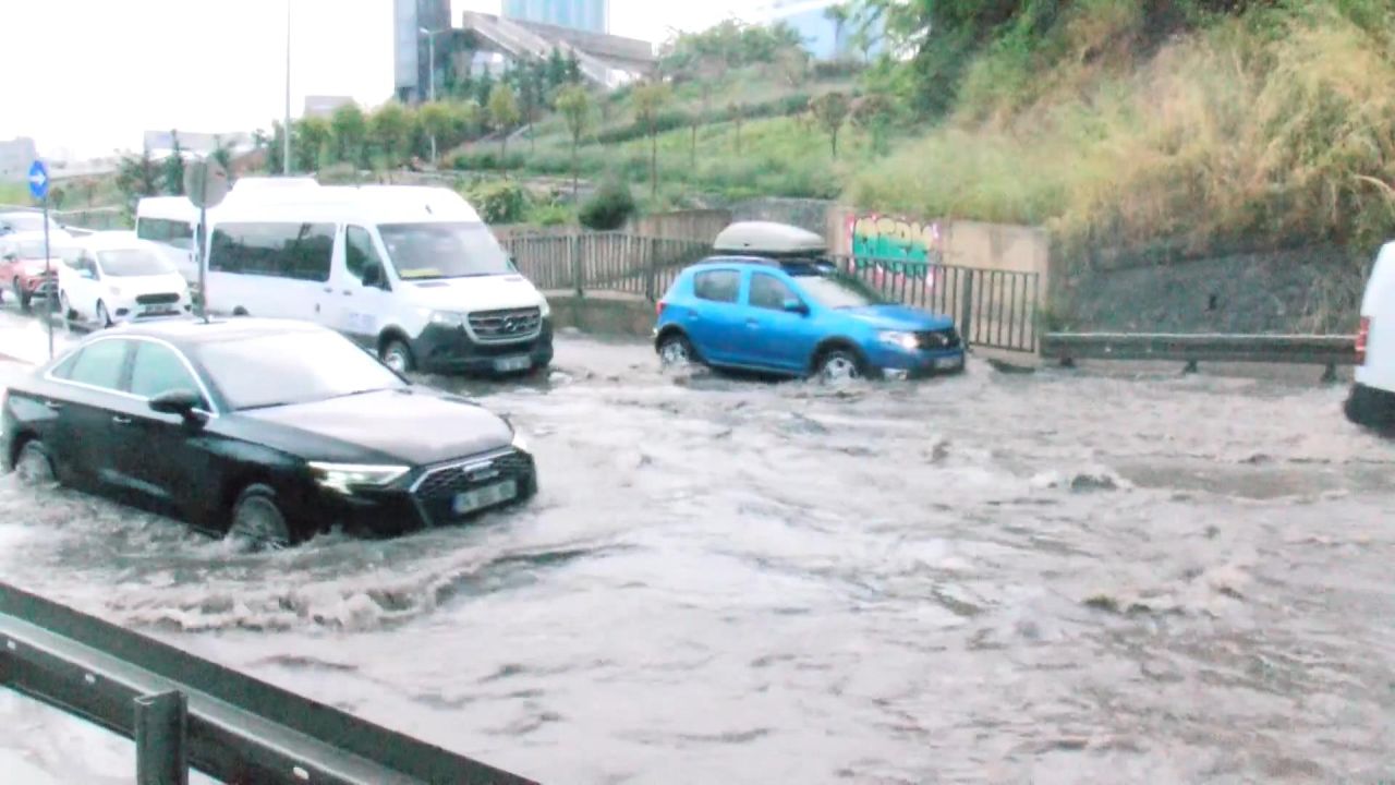 İstanbul dikkat! Meteoroloji saat vererek uyardı: Su baskınları yaşanabilir 4