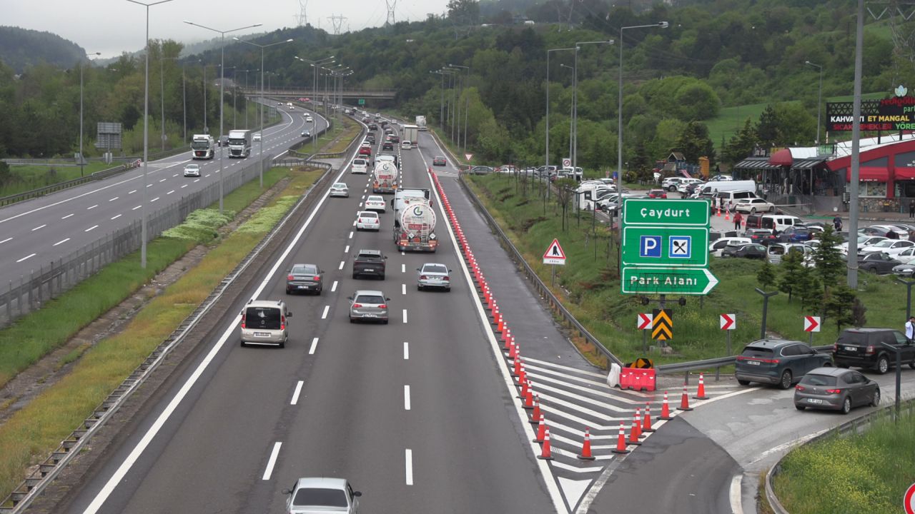Bayram tatilinin ikinci gününde Anadolu Otoyolu'nun Bolu geçişinde bayram trafiği 2