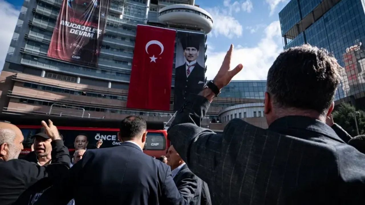 CHP'de kaos artıyor! Kemal Kılıçdaroğlu'ndan ilk açıklama: Mahkeme kararına uyun 12