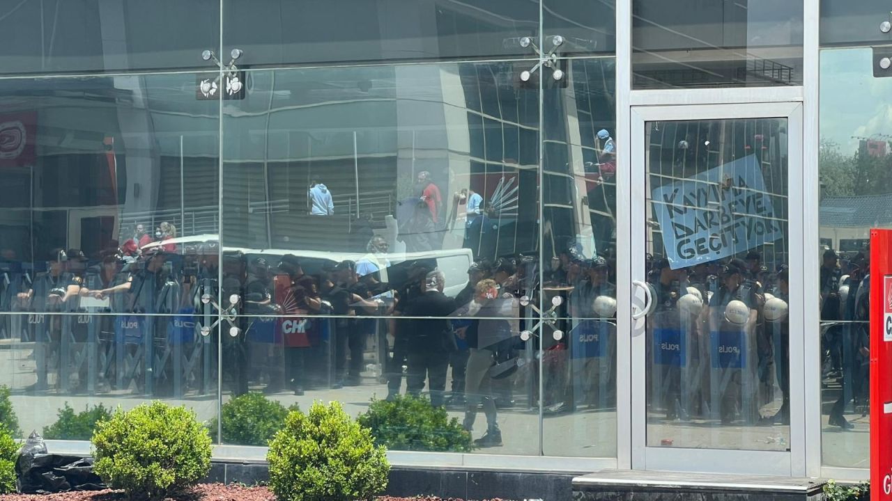 CHP'de sular durulmuyor... Özgür Özel ve Ekrem İmamoğlu CHP'den ayrılıp yeni parti kuracak! 3