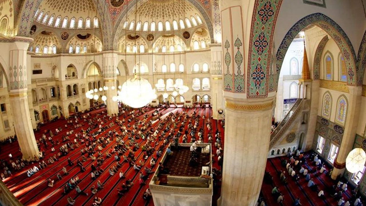 BAYRAM NAMAZI SAATLERİ! İl il Kurban Bayramı namazı saatleri 2026: Bayram namazı kaçta? Ankara, İstanbul, İzmir... 2