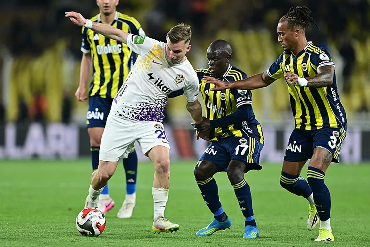 Kimse beklemiyordu! Aziz Yıldırım'dan yıldız futbolcuya şok 8