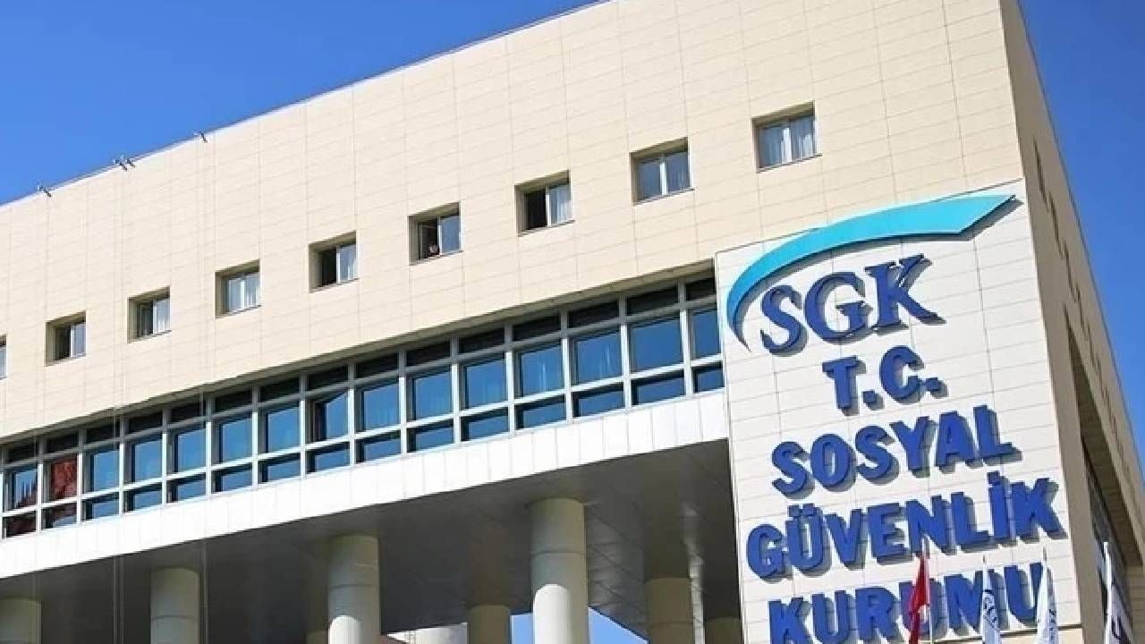 Emekli olacaklar dikkat! Özgür Erdursun kritik son 2520 gün kuralını açıkladı: Kaçıran fırsattan yararlanamayacak 5