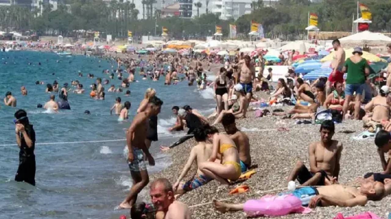 Antalya'da bayram yoğunluğu! Sahiller ve oteller doldu taştı: Havadan ve karadan denetim arttı 2