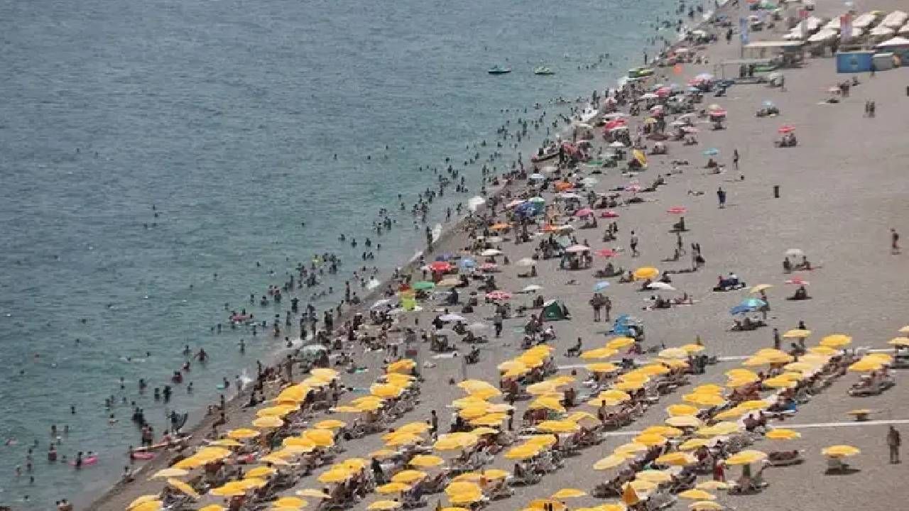 Antalya'da bayram yoğunluğu! Sahiller ve oteller doldu taştı: Havadan ve karadan denetim arttı 1