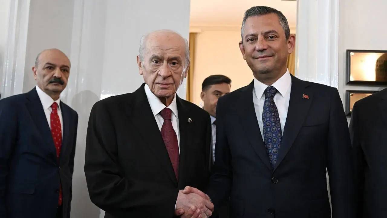 Devlet Bahçeli'den çarpıcı hamle! Önce Özgür Özel'i sonra Kılıçdaroğlu'nu aradı 1