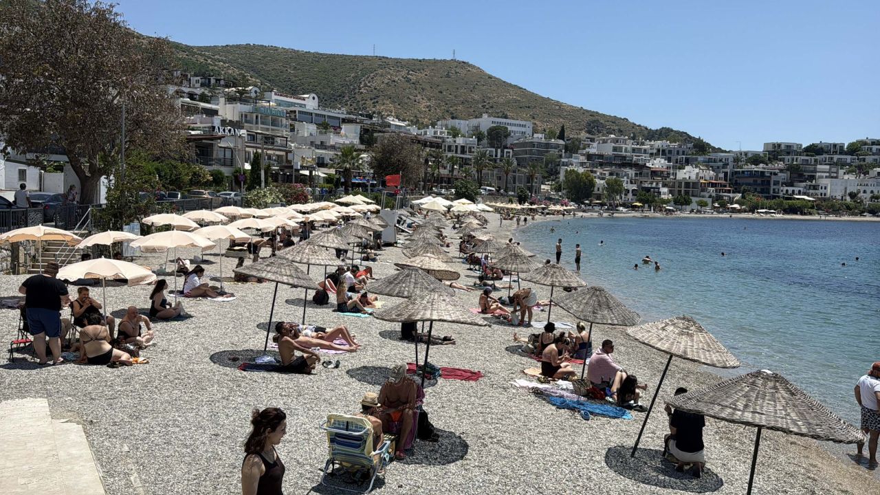 Herkes akın etti! Kurban Bayramı'nın ilk gününde Bodrum sahilleri doldu taştı 4