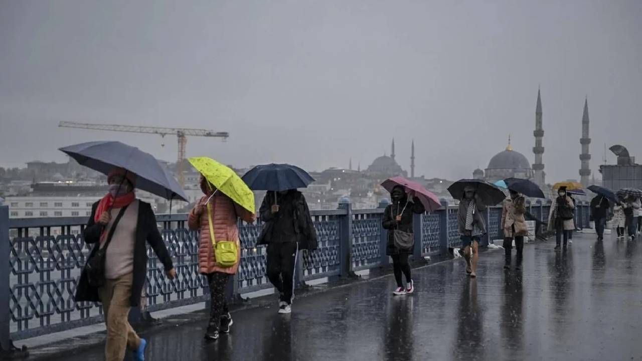 AKOM'dan İstanbul için son dakika uyarısı! 4 ilçeyi vuracak, saat verildi: Kuvvetli sağanak geliyor 7