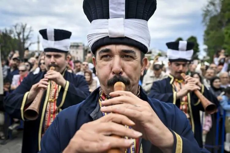 Mehteran çaldı, İstanbul inledi: Fethin 573. yılında çifte bayram coşkusu! Erdoğan Cuma namazını Ayasofya'da kıldı... 3