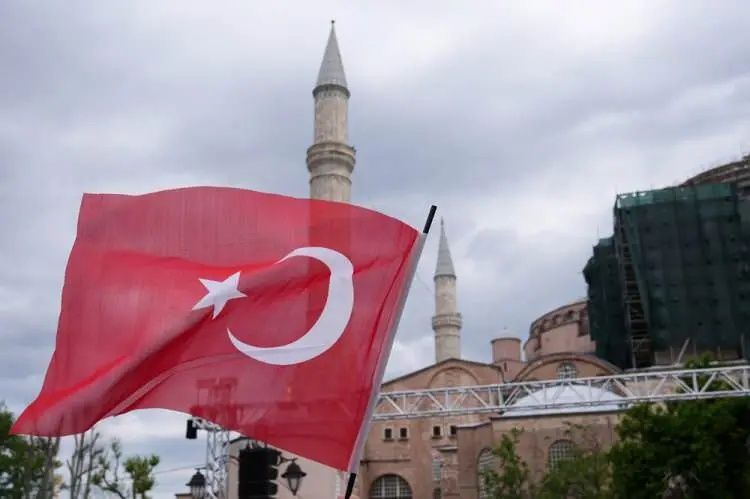 Mehteran çaldı, İstanbul inledi: Fethin 573. yılında çifte bayram coşkusu! Erdoğan Cuma namazını Ayasofya'da kıldı... 7