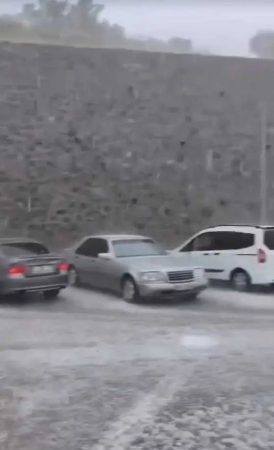 Sarı kod sonrası kabus: Hatay ve Osmaniye'yi sağanak vurdu, evler sular altında kaldı! İşte kare kare yıkım, saniye saniye can pazarı! 13