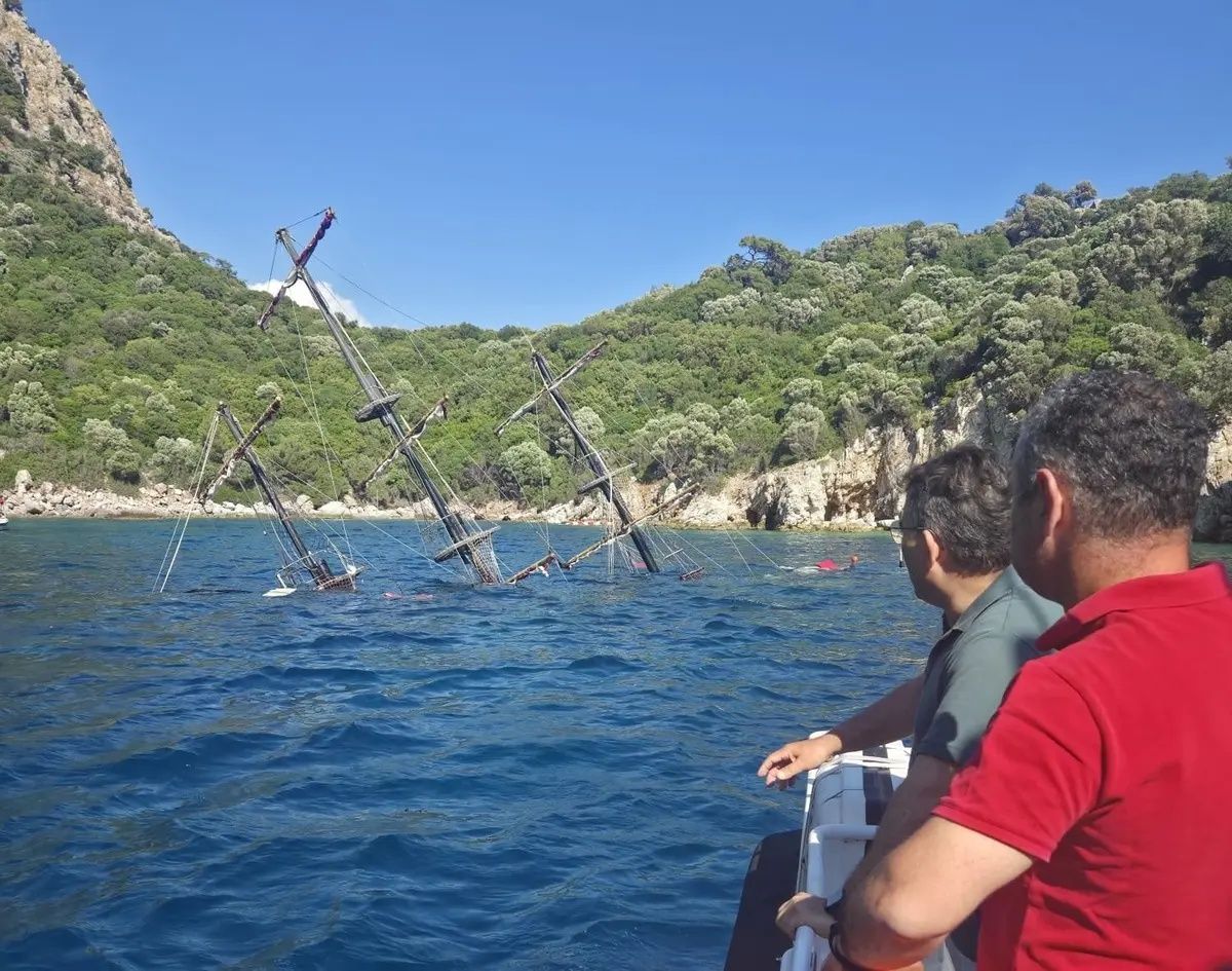 Marmaris'te korku dolu dakikalar: Tur teknesi battı! 110 yolcu vardı... 4