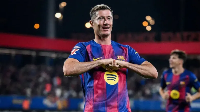 Yağız Sabuncuoğlu: "Lewandowski Fenerbahçe'ye gelmek istiyor" 7