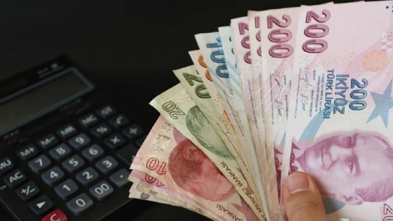 EYT'li ve emeklilere büyük şok! SGK uzmanı Özgür Erdursun üstüne basa basa uyardı: O kişilerin emekliliği iptal edilebilir 10
