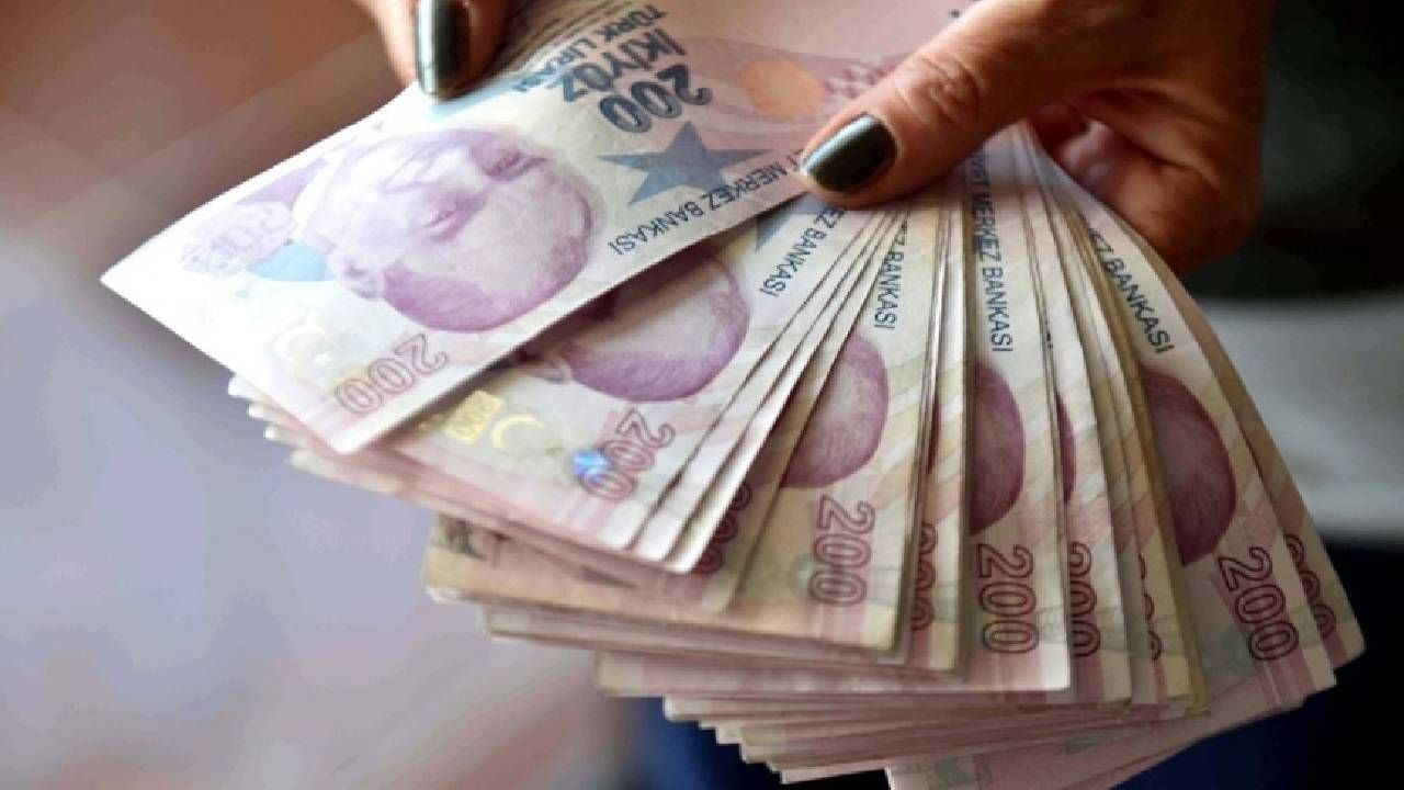 EYT'li ve emeklilere büyük şok! SGK uzmanı Özgür Erdursun üstüne basa basa uyardı: O kişilerin emekliliği iptal edilebilir 7