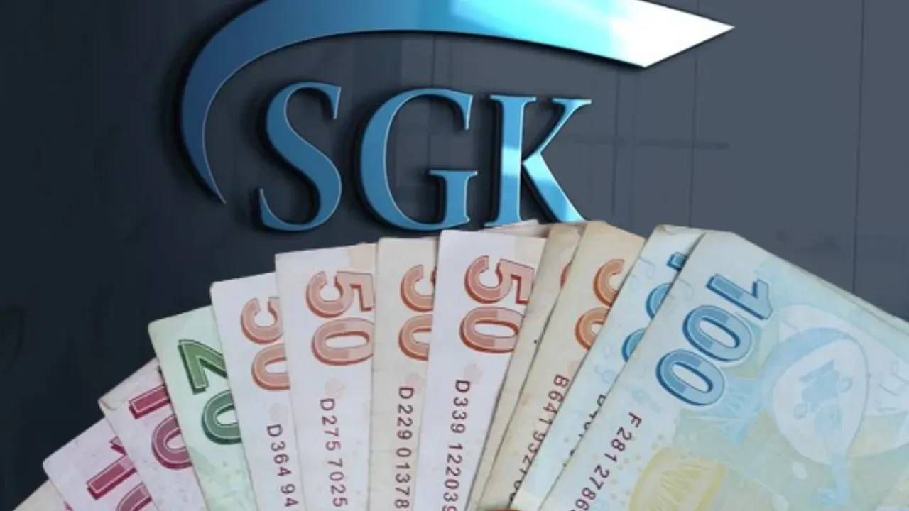EYT'li ve emeklilere büyük şok! SGK uzmanı Özgür Erdursun üstüne basa basa uyardı: O kişilerin emekliliği iptal edilebilir 6