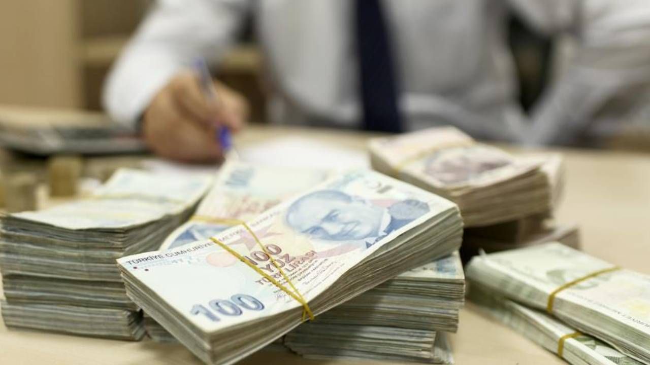 EYT'li ve emeklilere büyük şok! SGK uzmanı Özgür Erdursun üstüne basa basa uyardı: O kişilerin emekliliği iptal edilebilir 5