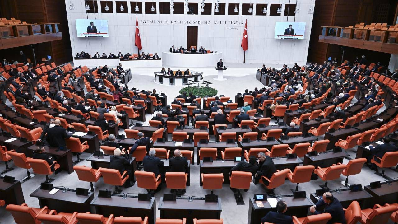 Kılıçdaroğlu'nu köşeye sıkıştıracak karar: Özgür Özel'in TBMM'den beklediği haber geldi! 1