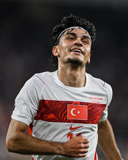 Galatasaraylılar güne transfer bombasıyla uyandı! Can Uzun transferinde flaş gelişme: Cimbom'un teklif ettiği bonservis ortaya çıktı! Oyuncuyla anlaşma tamam 10