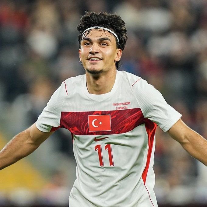 Galatasaraylılar güne transfer bombasıyla uyandı! Can Uzun transferinde flaş gelişme: Cimbom'un teklif ettiği bonservis ortaya çıktı! Oyuncuyla anlaşma tamam 9