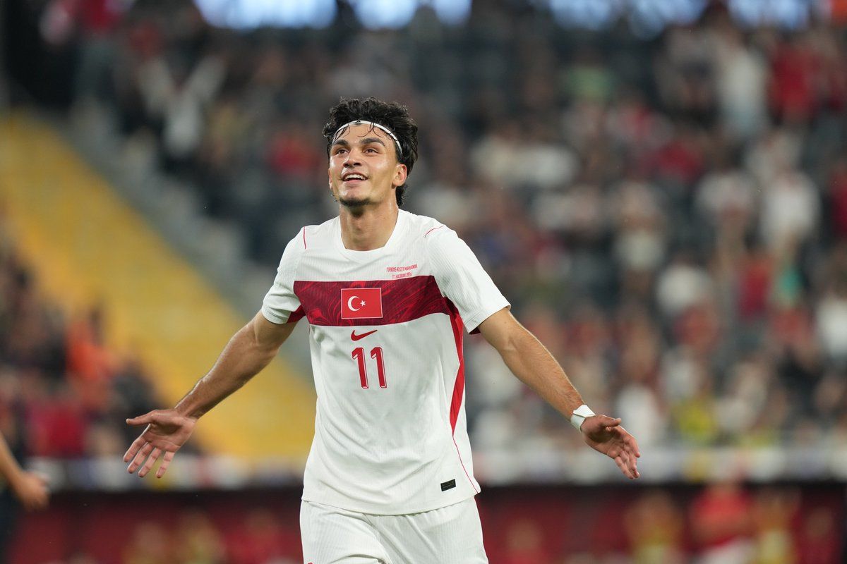 Galatasaraylılar güne transfer bombasıyla uyandı! Can Uzun transferinde flaş gelişme: Cimbom'un teklif ettiği bonservis ortaya çıktı! Oyuncuyla anlaşma tamam 4