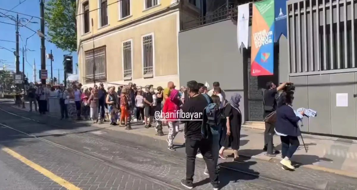 Mahkeme İBB'yi haksız buldu, kapılar kilitlendi! Vakıflar Genel Müdürlüğü'ne devredilen Yerebatan Sarnıcı tahliye edildi... 5
