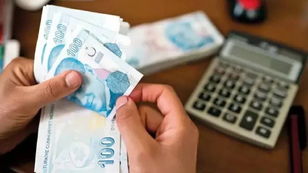 SSK ve Bağ-Kur emeklileri dikkat! En düşük emekli maaşı için rakam verildi: Emin Yılmaz seyyanen zam ile açıkladı 9