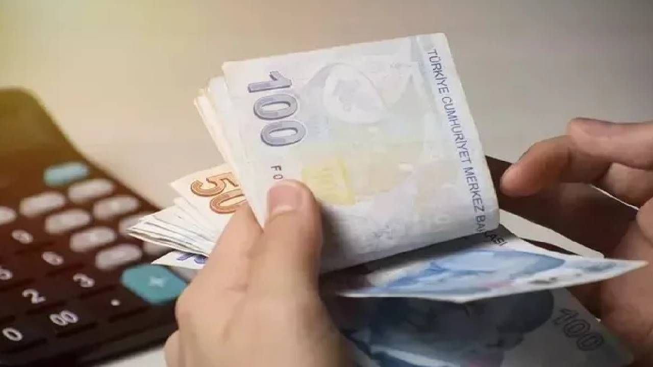 SSK ve Bağ-Kur emeklileri dikkat! En düşük emekli maaşı için rakam verildi: Emin Yılmaz seyyanen zam ile açıkladı 4