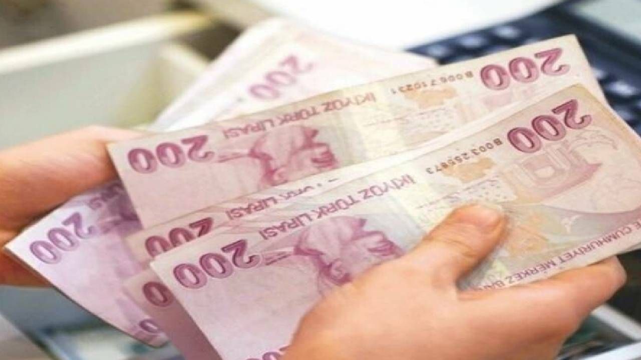 SSK ve Bağ-Kur emeklileri dikkat! En düşük emekli maaşı için rakam verildi: Emin Yılmaz seyyanen zam ile açıkladı 15