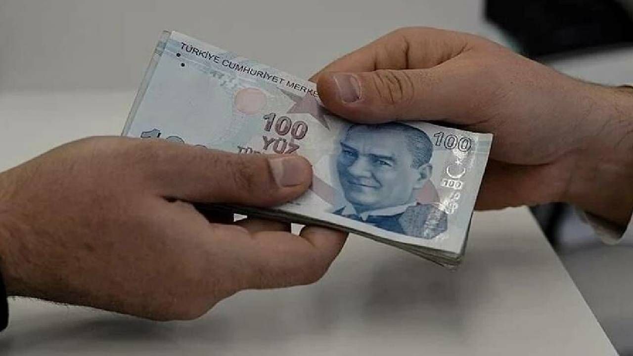 SSK ve Bağ-Kur emeklileri dikkat! En düşük emekli maaşı için rakam verildi: Emin Yılmaz seyyanen zam ile açıkladı 13