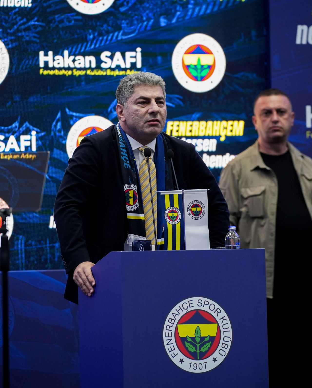 Hakan Safi anlaştığı golcüyü canlı yayında açıkladı 8