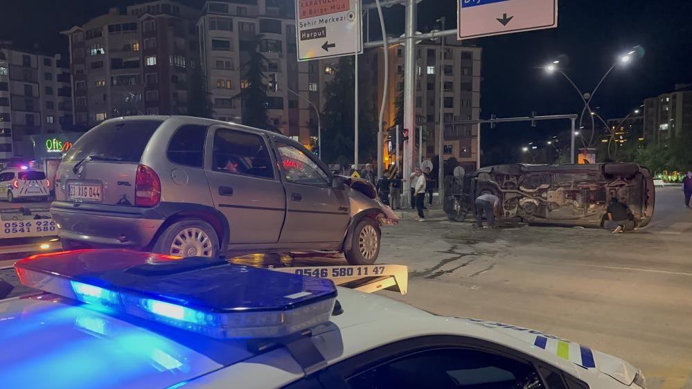 Elazığ'da trafik kazası: 11 yaralı 6