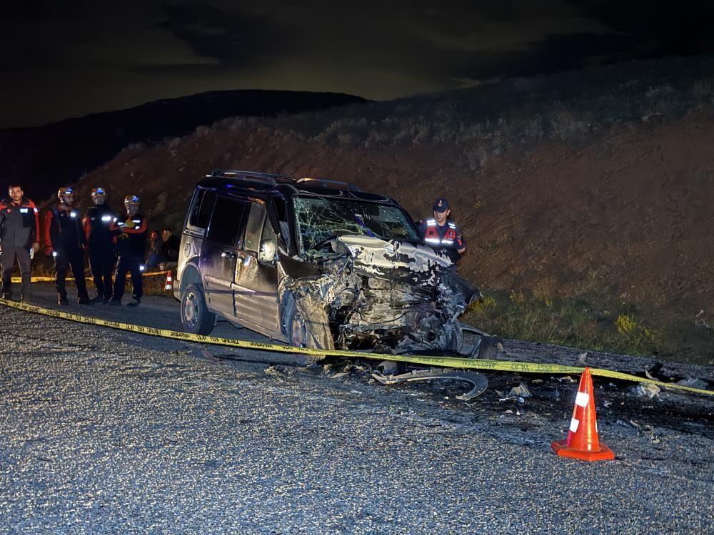 Katliam gibi kaza: Çok sayıda ölü ve yaralı var 3