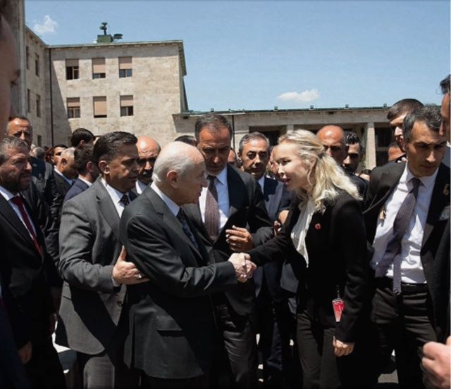 İbrahim Tatlıses'in eski eşi Ayşegül Yıldız siyasete atıldı! İşte katıldığı parti... 4