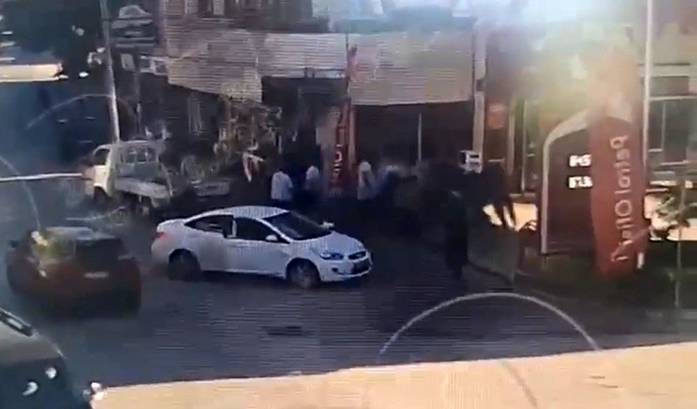 Yer: Bursa... Trafikte "Önüne bak" dedi, ortalık savaş alanına döndü 2
