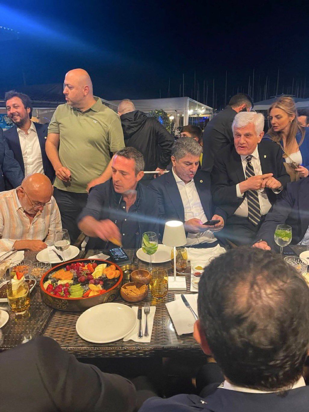 Fenerbahçe'de seçime saatler kala Ali Koç'tan flaş hamle! Aziz Yıldırım'ı kahreden haber: "Hayırlı olsun yeni başkan belli oldu" 2