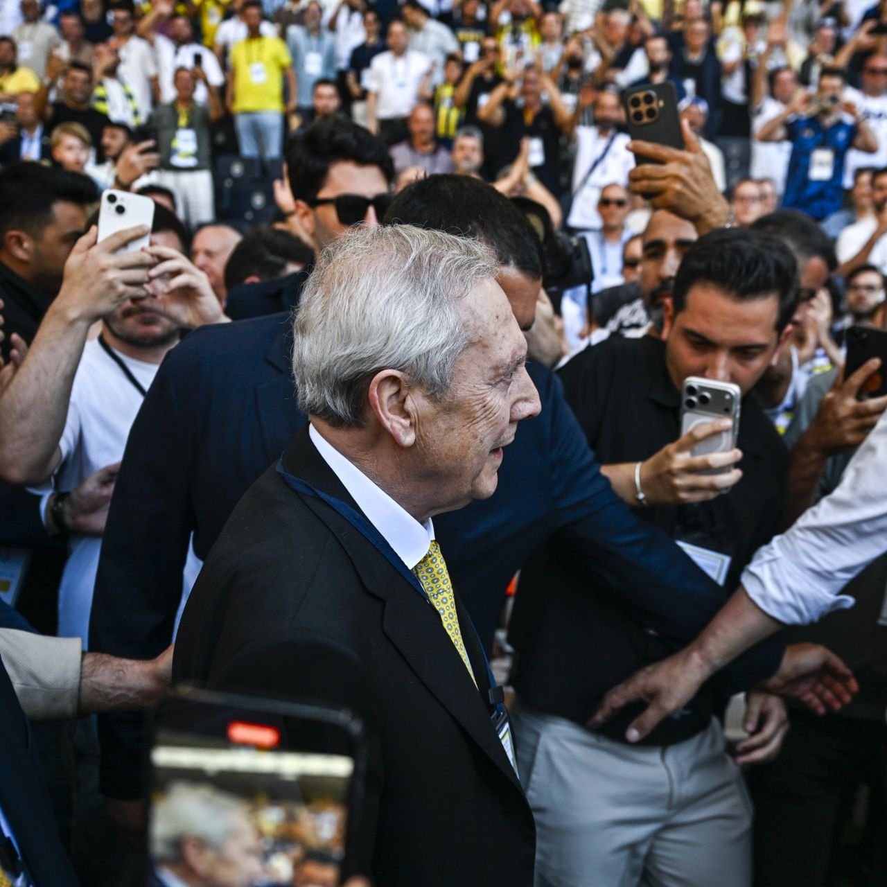 Aziz Yıldırım'ın Fenerbahçe'deki ilk hamlesi ortaya çıktı! İşte adım adım yapacakları 11