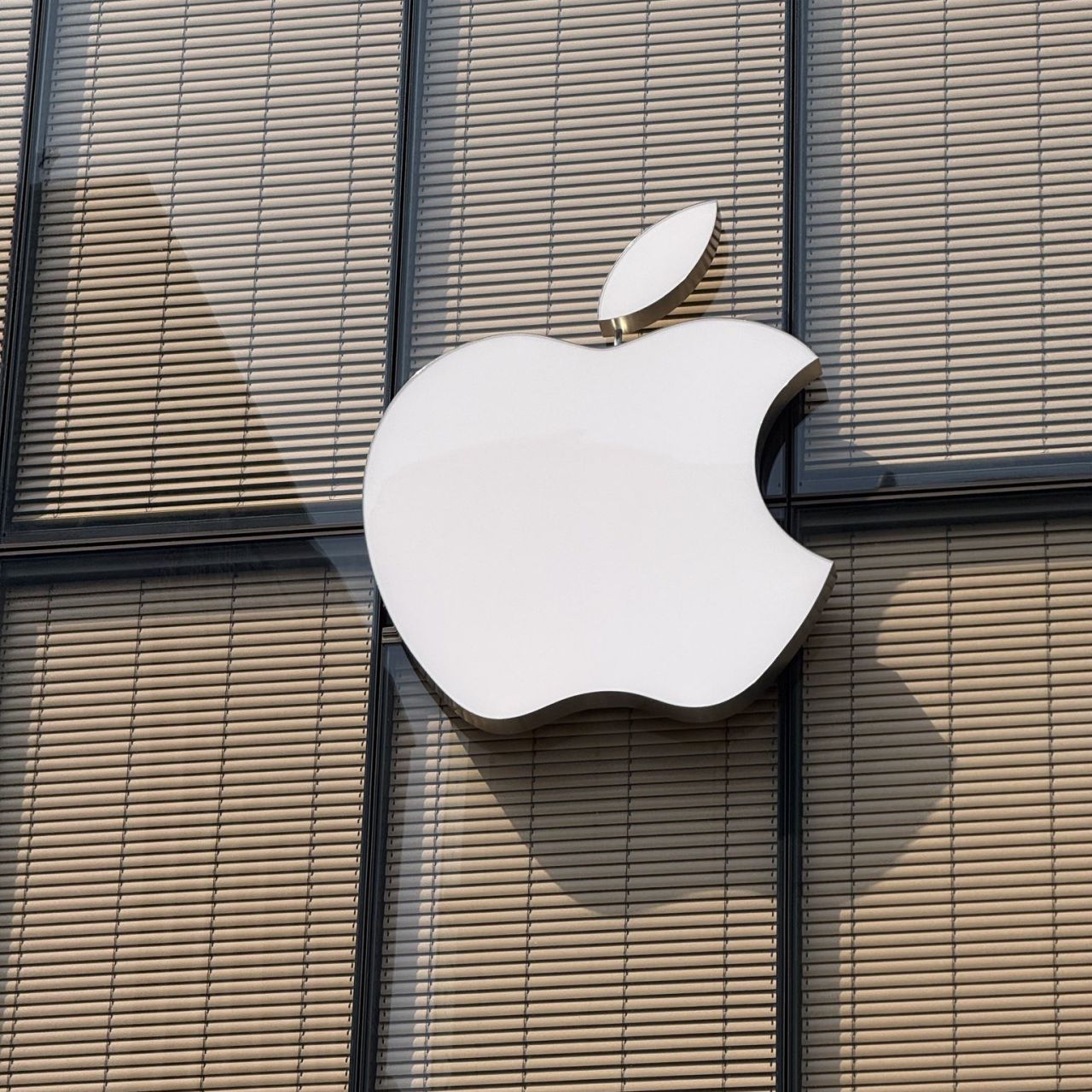 KATLANABİLİR İPHONE EN NET GÖRÜNTÜ! Apple'ın ilk katlanabilir cihazının fotoğrafı ortaya çıktı... 1