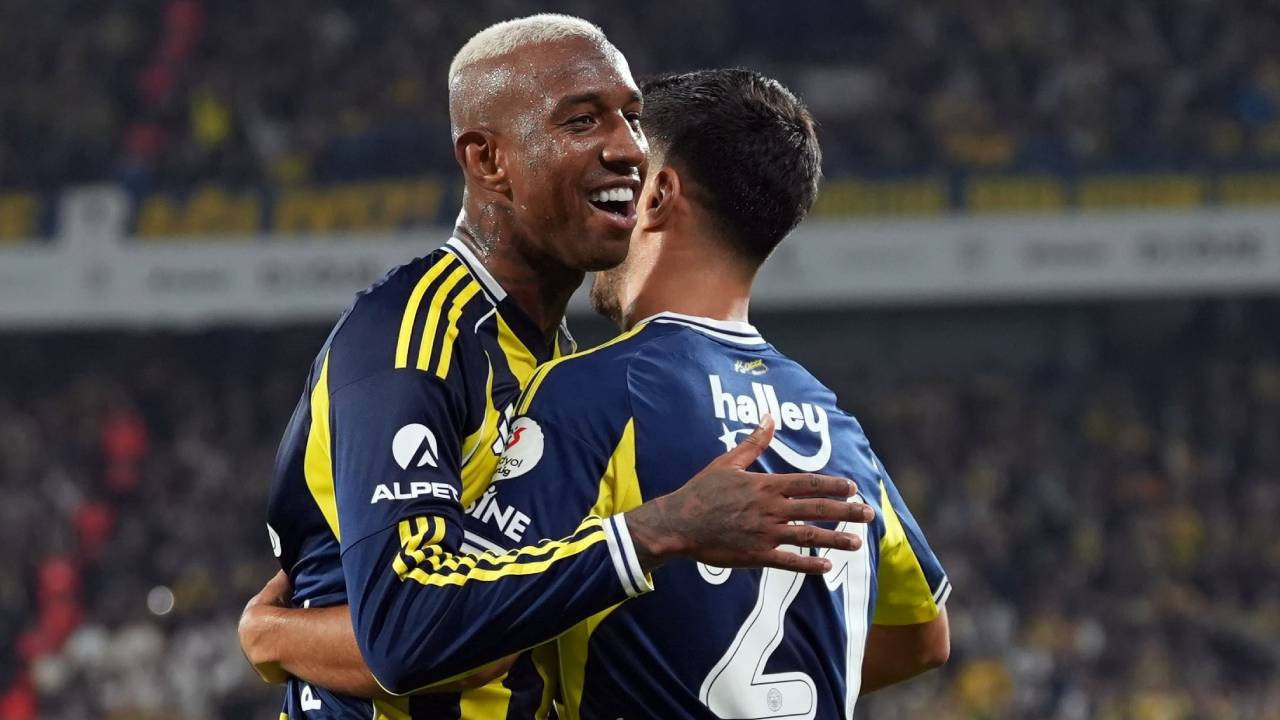 Fenerbahçe'de takımdan ayrılmak isteyen biri var 8
