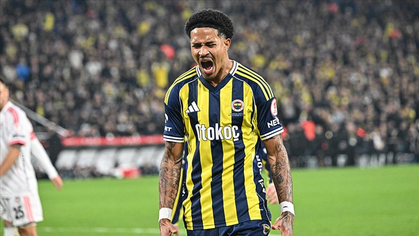 Fenerbahçe'de takımdan ayrılmak isteyen biri var 7